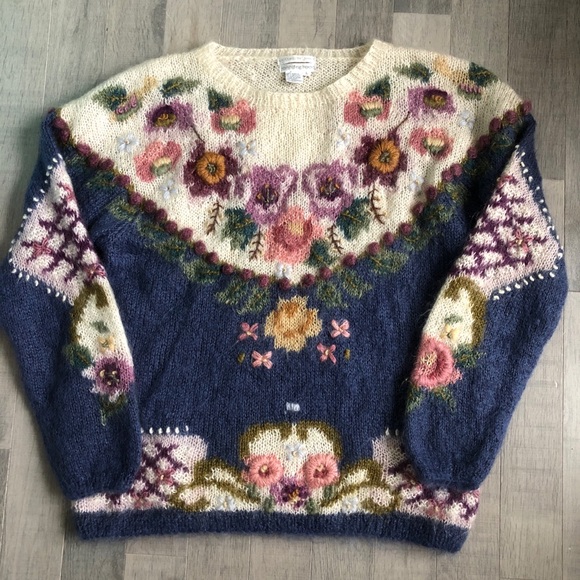 Vintage Sweaters - Flawless vintage cozy floral knit sweater size L